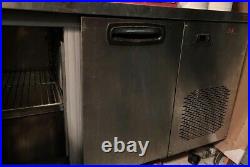Commercial Double Door Counter Fridge with with Solid Counter